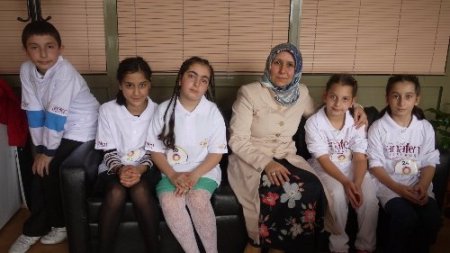 Çocuklar, Mental Aritmetik Olimpiyatları'nda yarışıyor