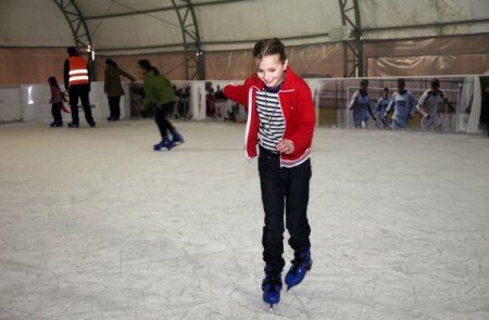 Çocuklar, Sömestrın Keyfini Buz Pateni İle Çakarıyor