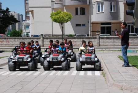 Çocuklar Eğlenirken Trafik Kurallarını Öğreniyor