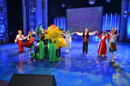 Çocuklar Kırım’dan dünyaya birlik mesajı gönderdi