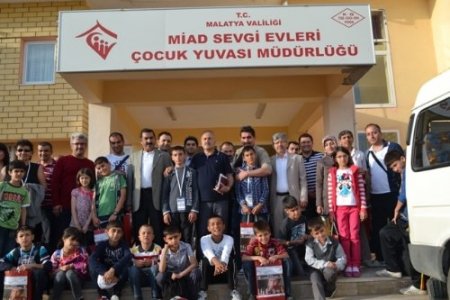 Çocuklar satrançta stratejilerini yarıştırdı
