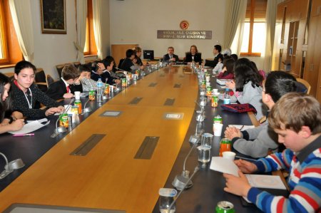 Çocuklar TBMM’yi gezdi