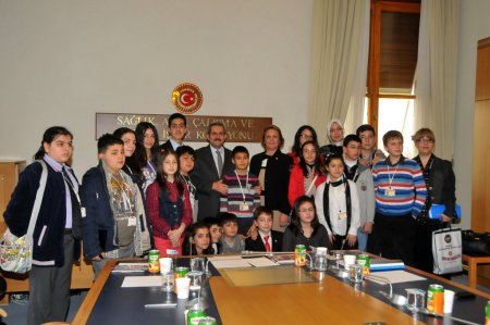 Çocuklar TBMM’yi gezdi