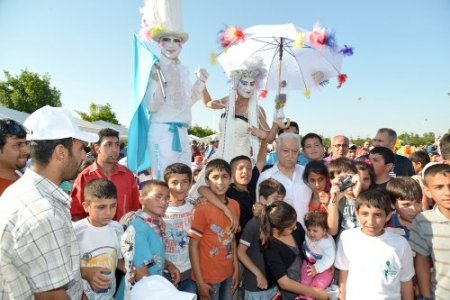 Çocuklar uçurtma şenliğinde eğlendi