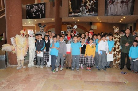 Çocuklara hayvan sevgisini tiyatroyla aşılıyorlar