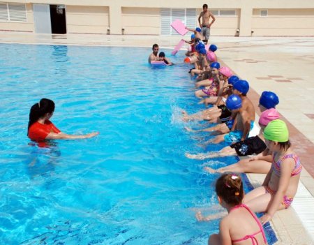 Çocukları Da Düşünen Avm Yönetimi Onlar İçin Yüzme Kursu Açtı