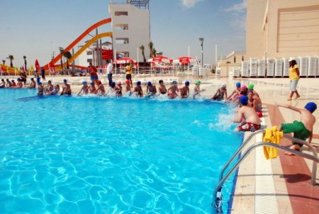 Çocukları Da Düşünen Avm Yönetimi Onlar İçin Yüzme Kursu Açtı