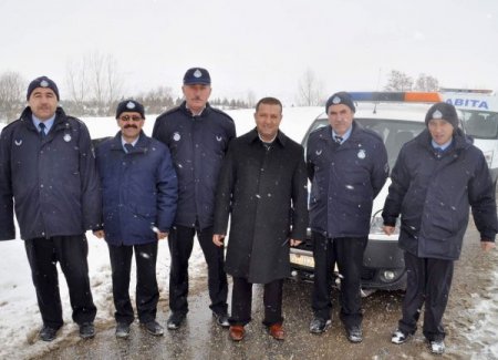 Çocukların Buz Tutan Göletteki Tehlikeli Oyununu Zabıta Bozdu