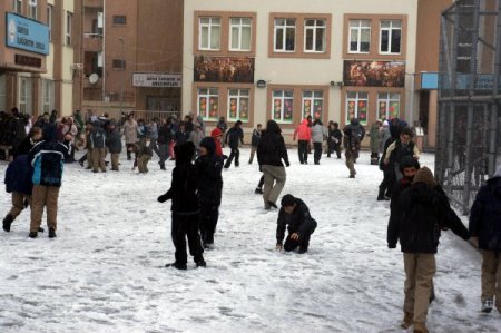 Çocukların kar sevinci