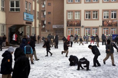 Çocukların kar sevinci