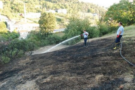 Çocukların Torpili Ormanlık Alanı Yakıyordu