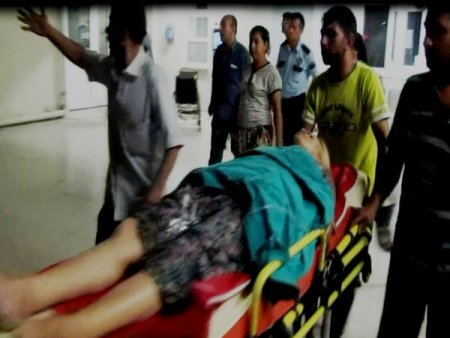 Çocuklarını Kurşunlardan Korumak İsteyen Anne Vurularak Yaralandı