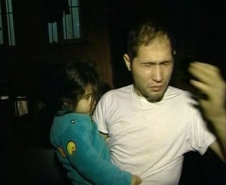 Çocuklarını Olaylardan Uzaklaştıran Baba, Yaşananlara Sitem Etti