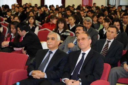 Çok Kitap Okuyan Öğrenci, Sınavlarda Hızını Artırıyor