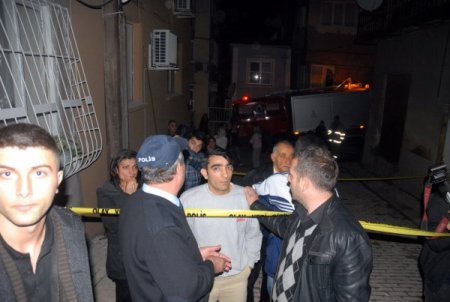 Çöken Binanın Boş Olması Faciayı Önledi (2)