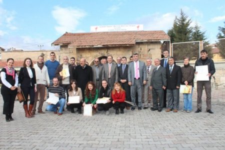 Çömlek ustaları, sertfikalarını aldı