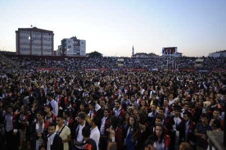 ÇOMÜ’de 7 bin öğrenci mezun oldu