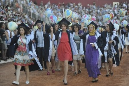 ÇOMÜ’de 7 bin öğrenci mezun oldu