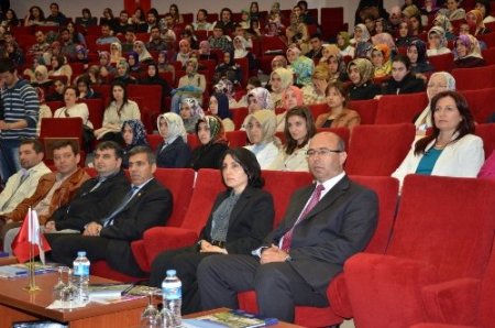 ÇOMÜ'de kutlu doğum programı düzenlendi