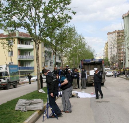 Çöp Kamyonu Bisikletli Çocuğun Ölümüne Sebep Oldu
