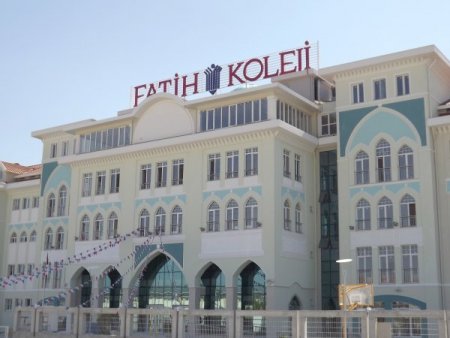 Çorlu Fatih Koleji, yeni kampüste eğitime başladı