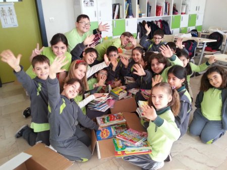 Çorlu Fatih Koleji'nden Van’daki okula kitap desteği