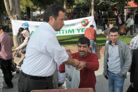 Çorum'da bayrama özel fidan dağıtıldı