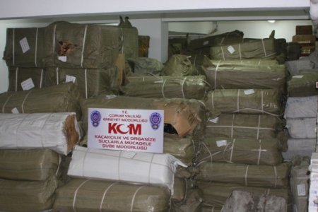 Çorum'da bir TIR dolusu gümrük kaçağı eşya ele geçirildi