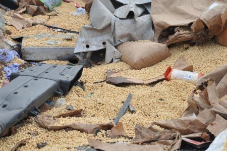 Çorum'da fındık taşıyan TIR kaza yaptı, baba ve oğlu öldü