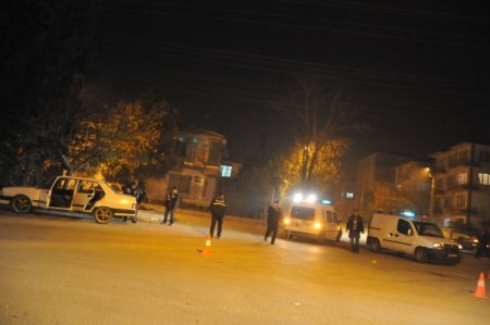 Çorum'da liseli 2 grup arasında çıkan kavgada 1'i kız öğrenci, 4 kişi yaralandı