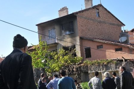 Çorum'da yangın: 1 ölü, 2 itfaye eri 1 polis yaralı