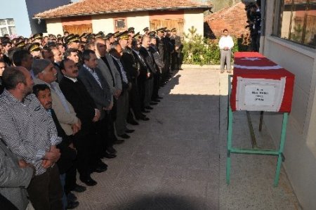 Çorumlu ailenin son evladı da askerde kaza kurşunu kurbanı oldu