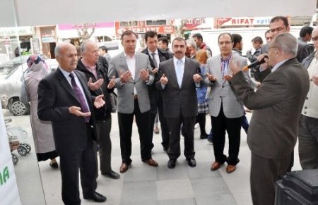 Çorumlu hanımlar ihtiyaç sahipleri için kermes açtı