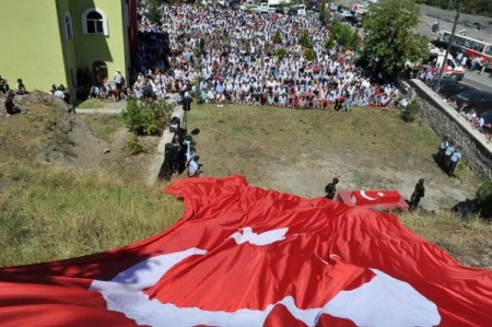 Çorumlu Şehit, Binlerce Vatandaşın Katılımıyla Son Yolculuğuna Uğurlandı