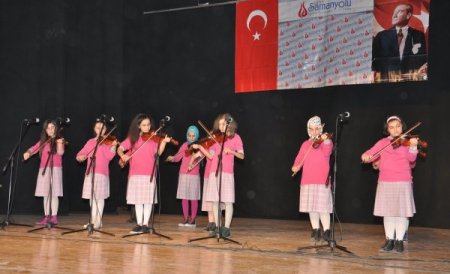 Çorumlular, Samanyolu Koleji'nin sanat gecesinde buluştu