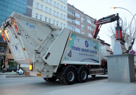 Çorum'un yer altı konteyner sistemi, Bolu'ya örnek oldu