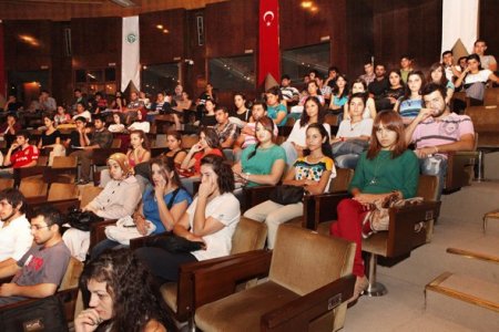 ÇÜ, yeni öğrencilerine oryantasyon programı ile 'hoş geldiniz' diyor