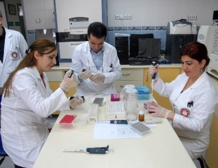 ÇÜ laboratuvarlarında 4 bin aileye doğum öncesi tanı testi yapıldı