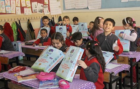 Çubuk’da 2 bin öğrenciye temizlik seti dağıtıldı