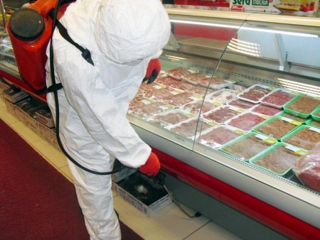 Çubuk’ta 200 işyeri ilaçlandı