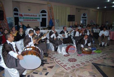 Cücenoğulları Sosyal Yardımlaşma ve Dayanışma Derneği sıra gecesi