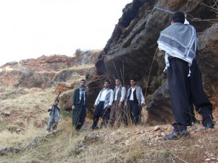 Cudi Dağı'nın Eteğinde Şırnaklı Gençler Film Çekiyor
