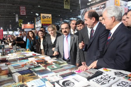 Çukurova Kitap Fuarı açıldı