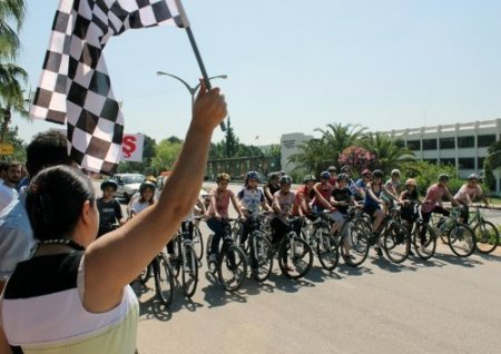 Çukurova Üniversitesi'nde bisiklet yarışı