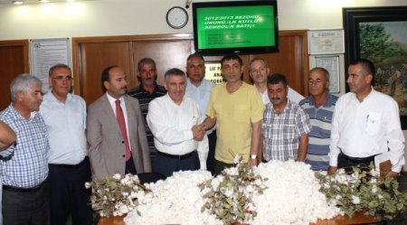 Çukurova’da Sezonun İlk Kütlü Pamuğu 100 Tl'ye Satıldı