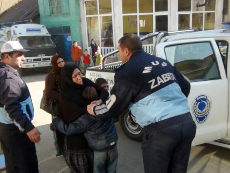 Cuma namazı çıkışında dilenci operasyonu