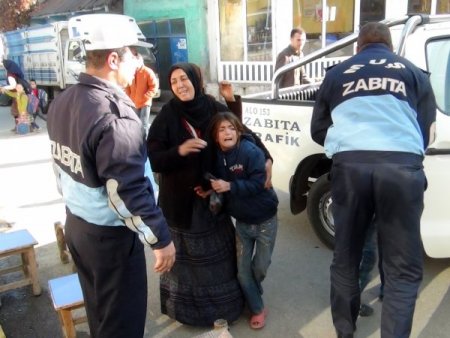 Cuma namazı çıkışında dilenci operasyonu