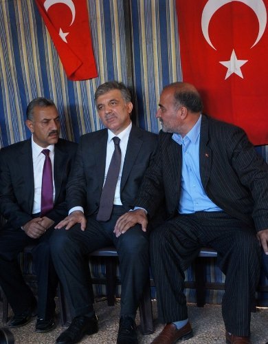 Cumhurbaşkanı, Reyhanlı'da taziye ziyaretinde bulundu