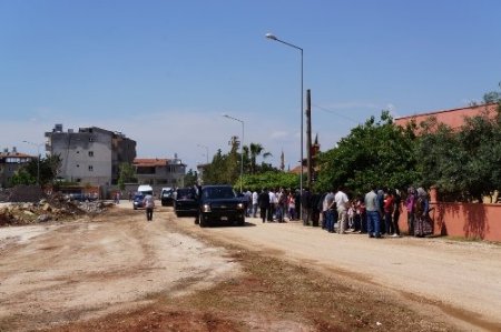 Cumhurbaşkanı, Reyhanlı'da taziye ziyaretinde bulundu