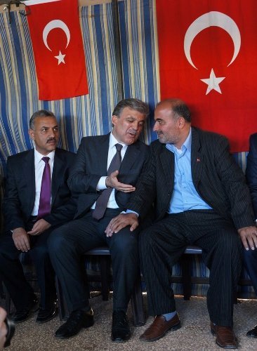 Cumhurbaşkanı, Reyhanlı'da taziye ziyaretinde bulundu